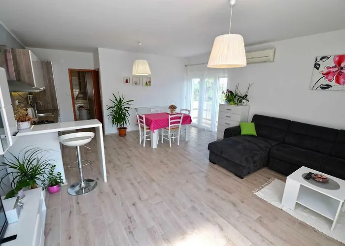 Kristina Apartamento Murter