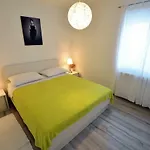 Kristina Apartment Murter